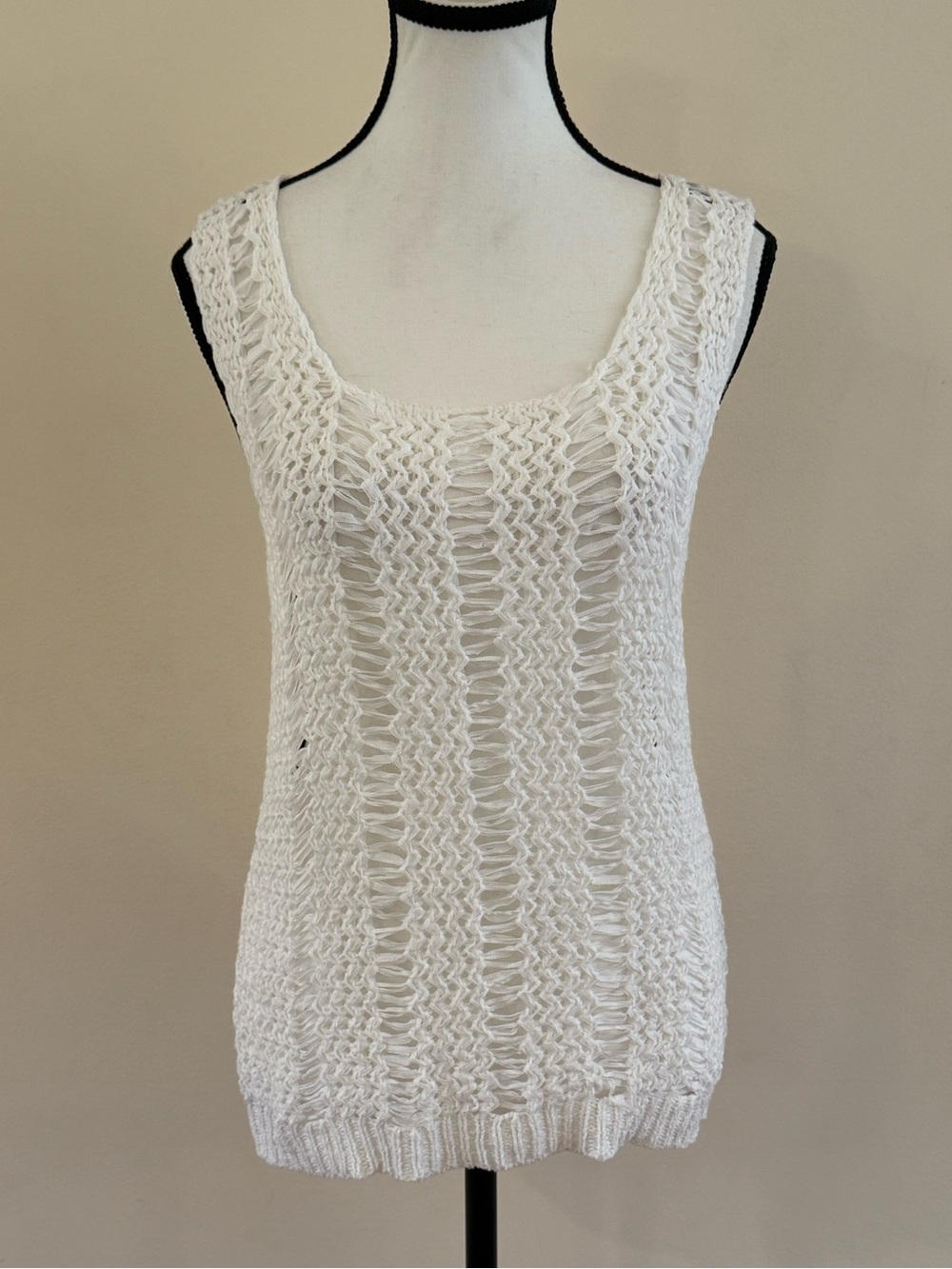 Open-Knit Lightweight Shrug – white size medium